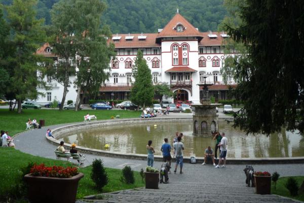Centrul statiunii Sinaia va fi blocat timp de doua luni