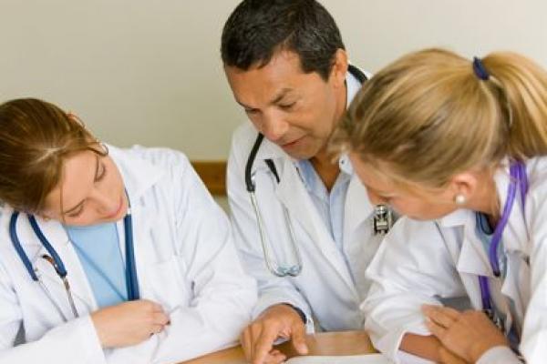 Asistenta medicală infectată cu Ebola e în STARE CRITICĂ