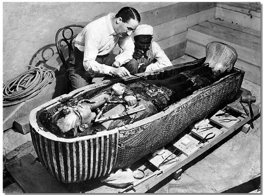 Aside Geometry handling 4 noiembrie 1922, ziua în care începea "Blestemul lui Tutankhamon"!  Avertismentul de pe mormânt | Observatornews.ro