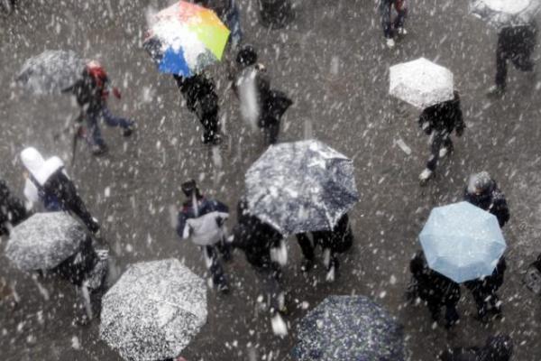Se strică vremea: frig, lapoviţă şi ninsoare în ţară!