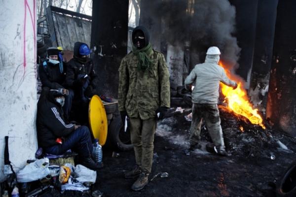 Violenţe la Kiev! Sediul Partidului Comunist ucrainean a fost incendiat