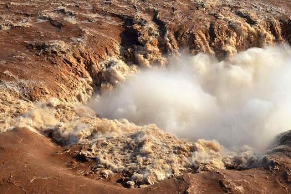 Imagini SPECTACULOASE! Creşteri imense ale debitului apei pe râul Iguazu