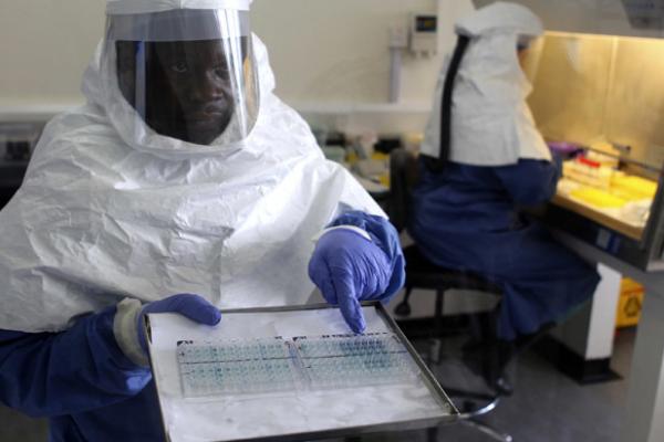 Pericol! Ebola se RĂSPÂNDEȘTE!
