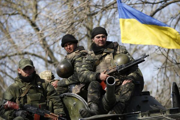 UCRAINA: Rebelii proruşi şi liderul lor au FUGIT din Slaviansk. Cer ajutor Moscovei
