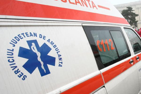 București: Polițist în stare GRAVĂ după ce a căzut cu motocicleta într-o groapă