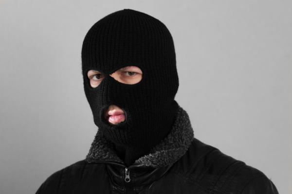 Peste 14.000 de locuinţe au fost sparte în 2015. La ce să te aştepţi şi cum să te păzeşti de infractori