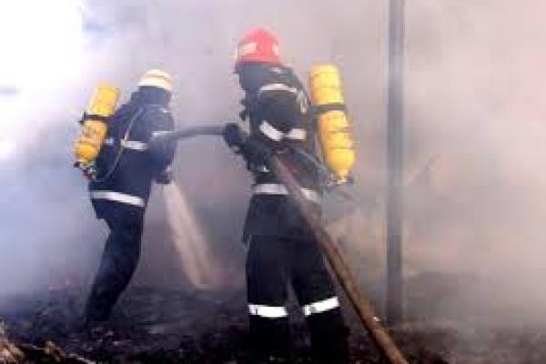 Hunedoara: Incendiu la spitalul din Simeria. Peste 23 de persoane transportate cu Ambulanţa