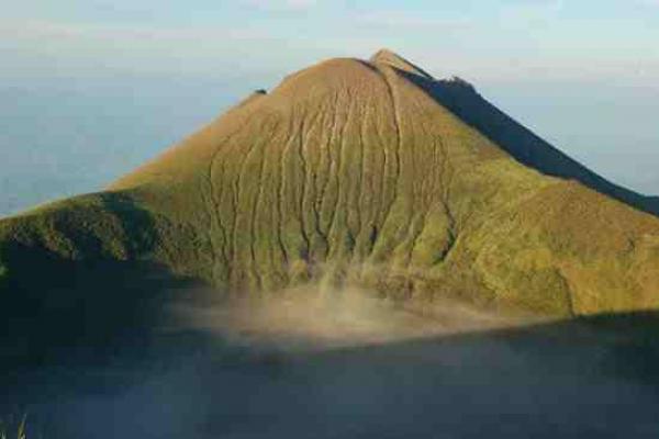 Erupție cu cenușă a vulcanului Kanlaon din Filipine