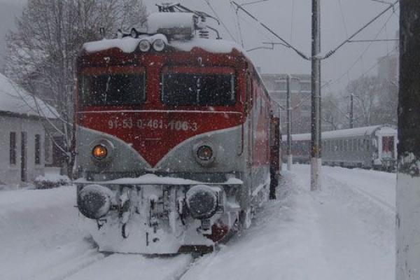 30 de trenuri au fost anulate din cauza condiţiilor meteo