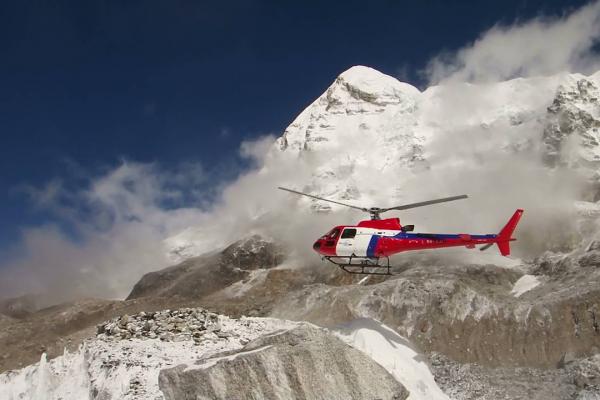 Au fost găsite cadavrele celor opt persoane aflate la bordul unui elicopter militar dispărut în Nepal