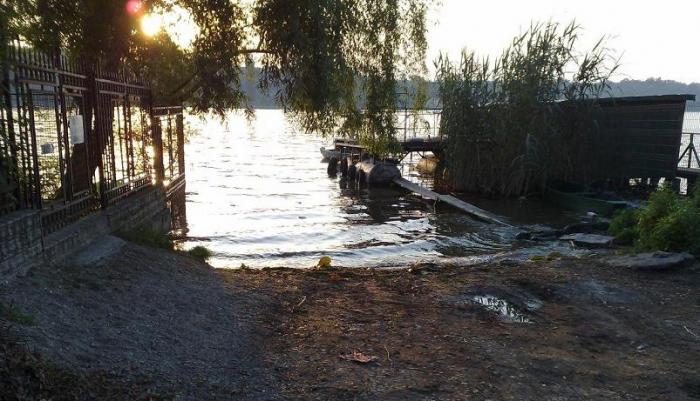 UPDATE! Lacul Snagov: Două bărci s-au ciocnit violent! Cinci răniți și un mort