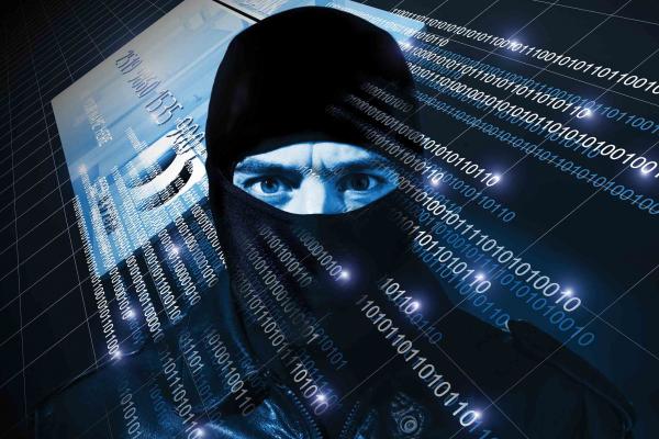 Mii de oameni, BLOCAŢI LA SOL de hackeri