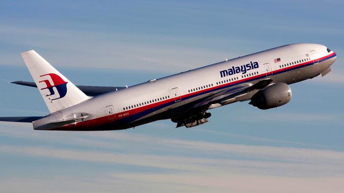 Zbor MH370: Enigma ar putea fi desluşită! Posibile fragmente ale avionului, găsite în Reunion