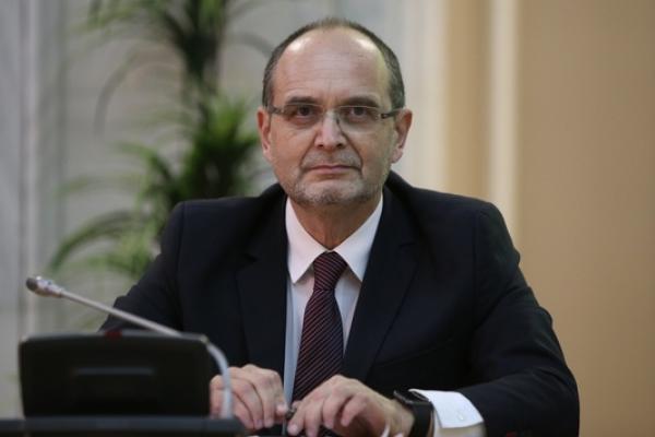 Ministrul Educaţiei cere rectorilor să analizeze recomandările făcute de profesori pentru cărţile deţinuţilor