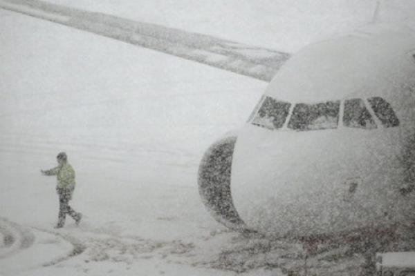 Întârzieri şi ZBORURI ANULATE pe Aeroportul Otopeni. Trei curse spre Istanbul, Moscova şi Milano nu vor mai decola