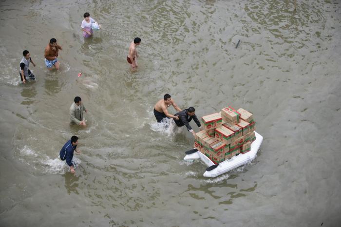 Este DEZASTRU în China! Alunecările de teren fac ravagii: Opt morți, 19 dispăruți și case îngropate la o adâncime de 15 metri (FOTO)