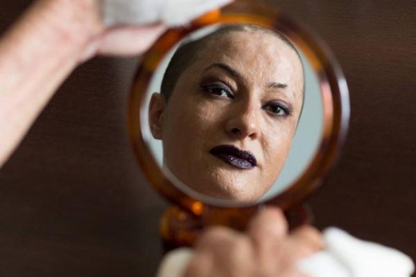 Un AN DE LA COLECTIV. O supravieţuitoare a tragediei de la Colectiv OFERĂ o impresionantă lecţie de viaţă: Credea că a pierdut TOTUL, dar acum este “îmblânzitoare de roboţi”