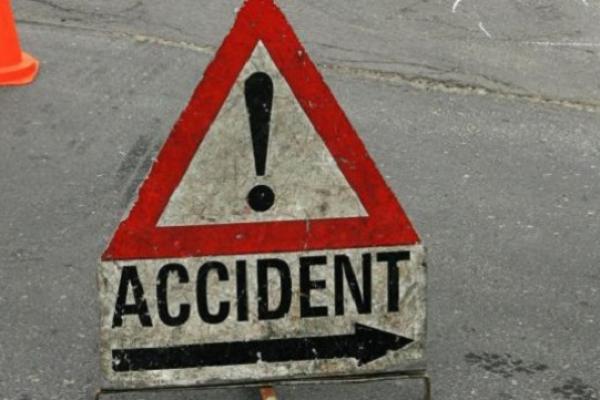 Accident GRAV: Patru persoane au murit în chinuri CUMPLITE după ce maşinile au luat FOC. Traficul este blocat pe ambele sensuri (FOTO)