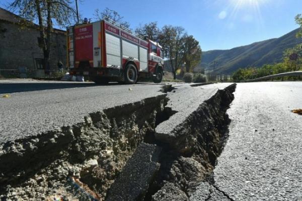 Apocalipsa, surprinsă în imagini CUMPLITE: Biserici rase de pe faţa pământului şi morminte dezgropate: “Este o TRAGEDIE! Toată lumea este blocată într-o stare fără sfârşit de frică” (FOTO + VIDEO)