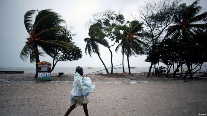 STARE de ALERTĂ în Cuba! Peste 300.000 de persoane, evacuate din calea dezastrului. Imagini TERIBILE cu zone măturate de uraganul Matthew (FOTO)