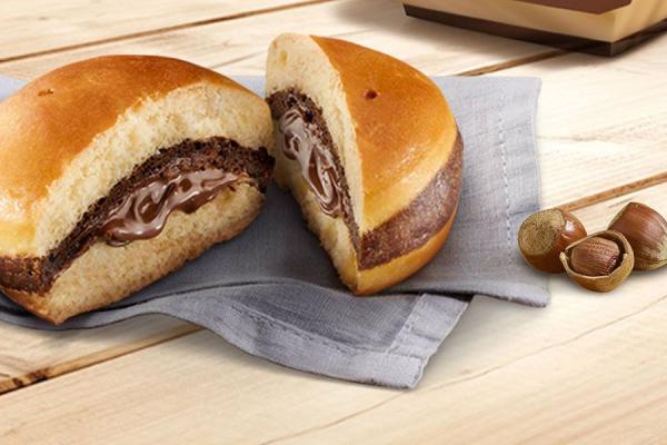 Mmm! McDonald's a lansat dulcele pe care toată lumea îl aştepta. Conţine multăăă Nutella (FOTO)