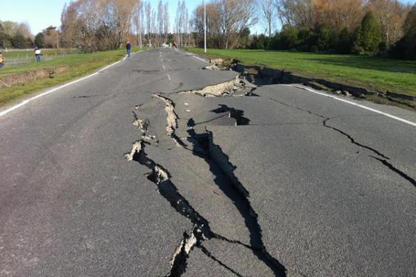 ALERTĂ! Un nou cutremur puternic a avut loc în Noua Zeelandă. Un baraj a fost fisurat în urma seismelor, iar autorităţile îndeamnă locuitorii din aval să evacueze zona (FOTO)