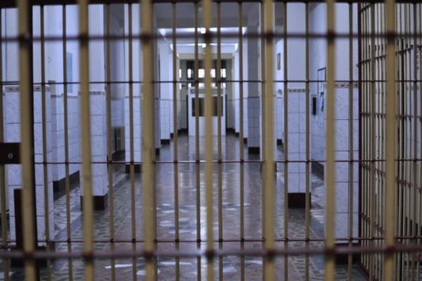 Omul de afaceri Dan Adamescu rămâne în penitenciar şi poate cere eliberarea condiţionată în februarie 2017