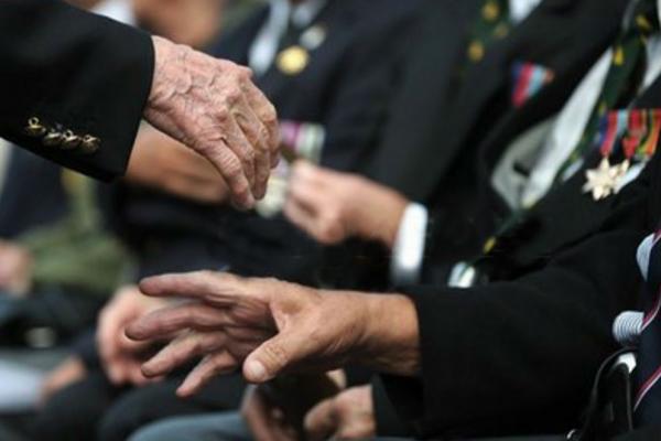 Mai mulţi bani pentru invalizi, veterani şi văduve de război. Guvernul majorează cu 75% indemnizațiile lunare