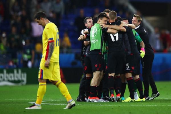 EURO 2016: Prestaţia României în meciul cu Albania, aspru criticată de presa internaţională