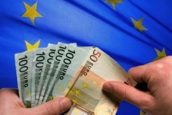 GHID de accesare a fondurilor UE direct de la Bruxelles. Ce trebuie să faci pentru a obţine bani europeni