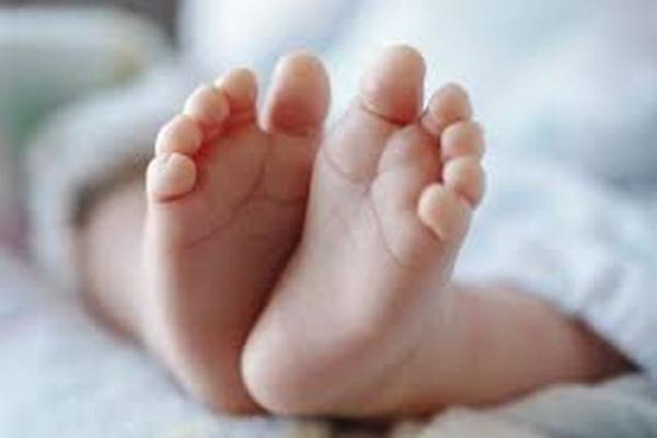 Legea privind indemnizaţia de creştere a copilului ar putea fi modificată. Ce stimulente se oferă pentru cei care vin mai repede la serviciu