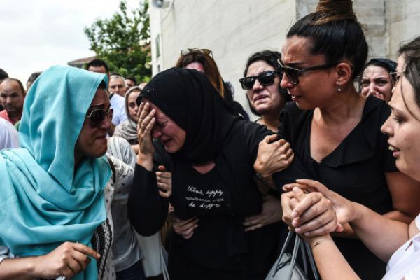 UEFA, lipsită de compasiune pentru tragedia de la Istanbul