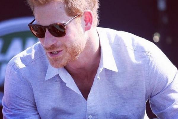 Prinţul Harry, GEST EMOŢIONANT în tribuna suporterilor români la Jocurile Invictus de la Toronto! Imaginile au luat cu asalt reţelele de socializare