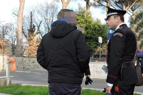 SCENE DE GROAZĂ în Italia! Un ROMÂN a bătut-o pe bătrâna pe care o îngrijea, a ameninţat-o cu DRUJBA şi i-a furat toţi banii. Italianca face MĂRTURISIRI ŞOCANTE