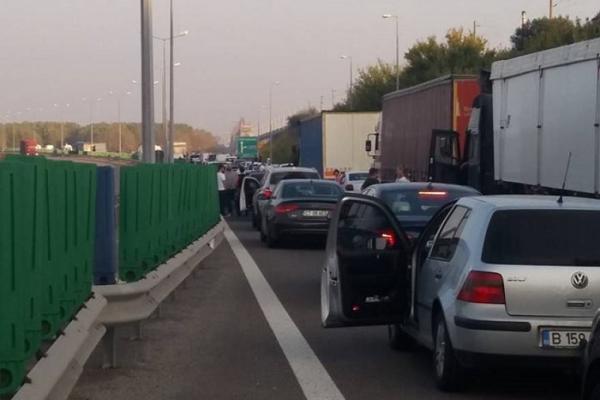 Un poliţist de la crimă organizată a murit într-un grav accident cu motocicleta, pe Autostrada Soarelui