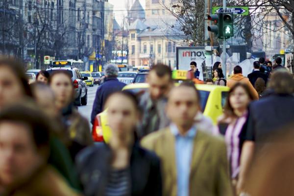Veşti proaste pentru bugetari. Se anunţă CONCEDIERI! "Din 100 de angajaţi, nu muncesc mai mult de 60-70. Ceilalţi stau pe internet!" (VIDEO)
