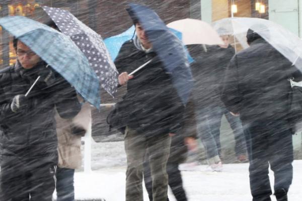 Alertă meteo pentru Bucureşti! ANM a emis o prognoză specială pentru următoarele două zile. Cod portocaliu de ninsori în şapte judeţe