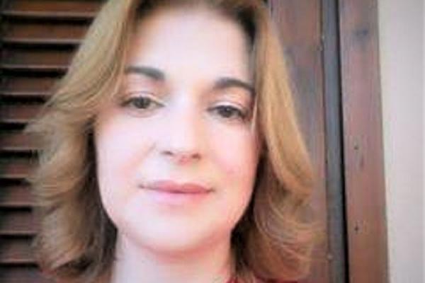 Apelul cutremurător al unui preot, în Italia, pentru o tânără româncă, mamă a trei copii. "A murit de dorul micuţilor ... Zbor lin către lumină, Mărie!"