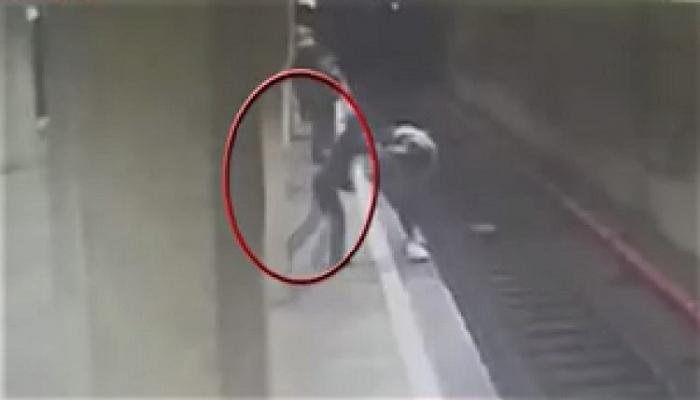 Magdalena Şerban fusese concediată cu câteva ore înainte să comită crima de la metrou! Foştii colegi ai femeii dezvăluie ce s-a întâmplat în ziua tragediei (Video)