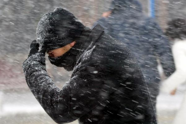 Cod portocaliu de ninsori şi vânt puternic în România, în următoarele ore. Vezi harta zonelor afectate