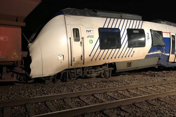 Accident feroviar grav în Germania! Două trenuri s-au ciocnit în apropiere de Düsseldorf. Sunt zeci de răniți