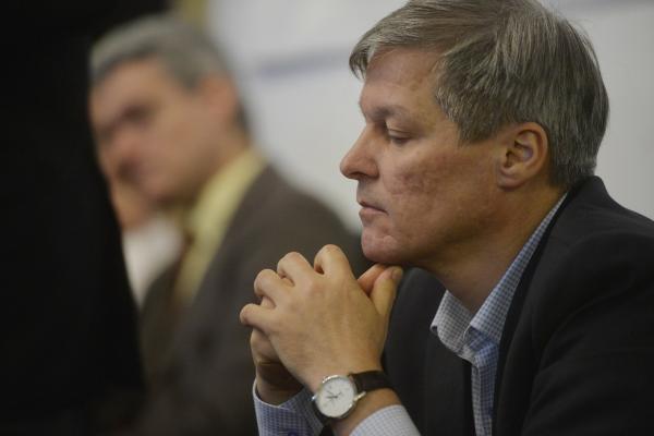 Ordonanţa privind codurile penale, "lovitură dată justiţiei". Şi Dacian CIOLOŞ cere abrogarea