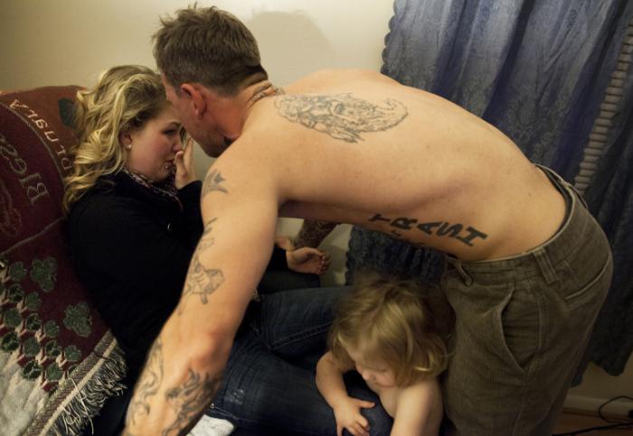 IMAGINI ŞOCANTE! O fotografă a surprins momente reale de violenţă domestică