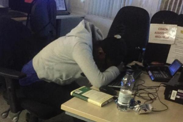 BÂTAIE DE JOC: Asistenţii sociali de la o linie de urgenţă anti-sinucideri REFUZAU să răspundă la telefoane