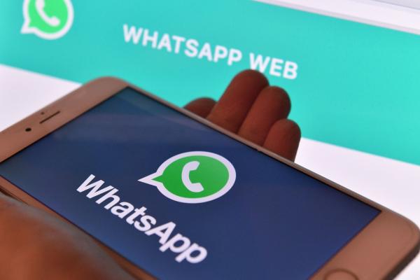 Hackerii acţionează pe WhatsApp. Utilizatorii sunt sfătuiţi să fie atenţi la mesajele primite