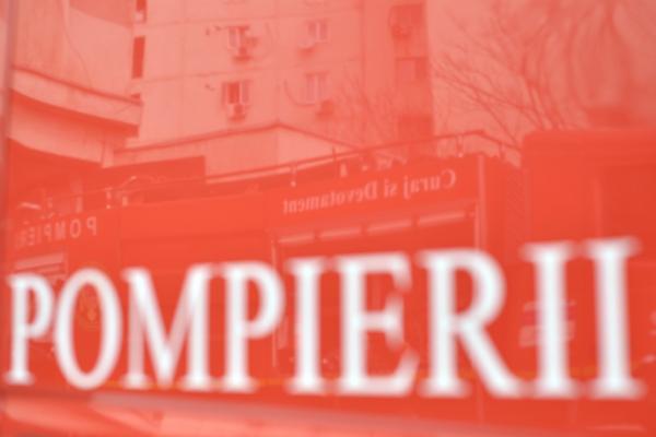 Incendiu puternic la Sibiu! Un depozit de piese auto a fost cuprins de flăcări