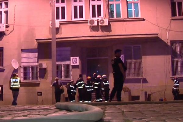 Tânărul care a ars de viu în sediul Poliţiei Transporturi din Gara de Nord a murit. Victima avea arsuri pe 90% din corp