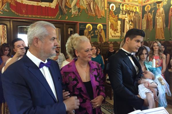 BOTEZ în familia lui Adrian Năstase: Nepotul fostului premier al României a primit numele Nicolas Daniel (FOTO)