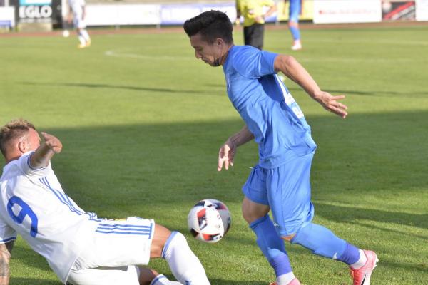 A început un nou sezon al Ligii 1 la fotbal. O candidată la titlu a câştigat primul meci al campionatului