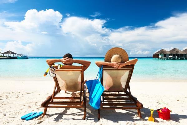 VEŞTI BUNE pentru bugetari! De la 1 iulie, primesc vouchere de VACANŢĂ. Care este valoarea acestora